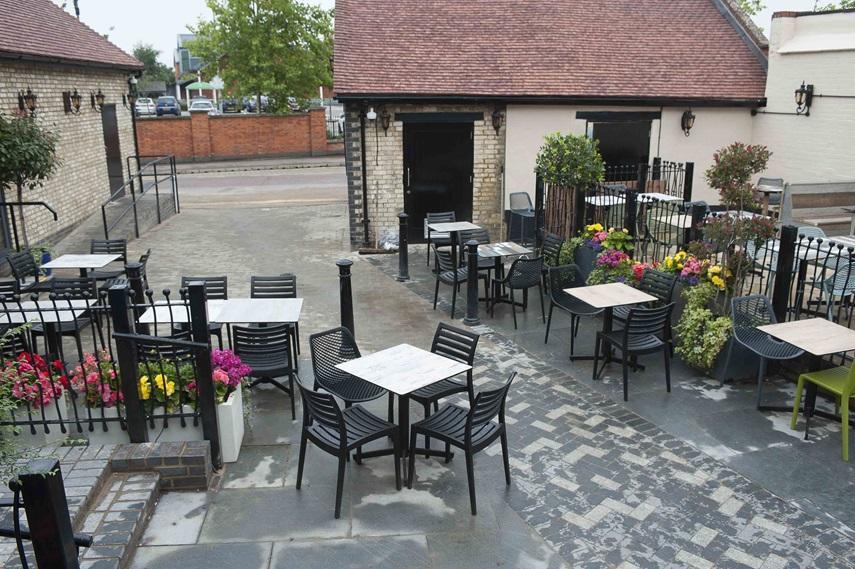 The Crown Hotel Wetherspoon Biggleswade Exterior foto